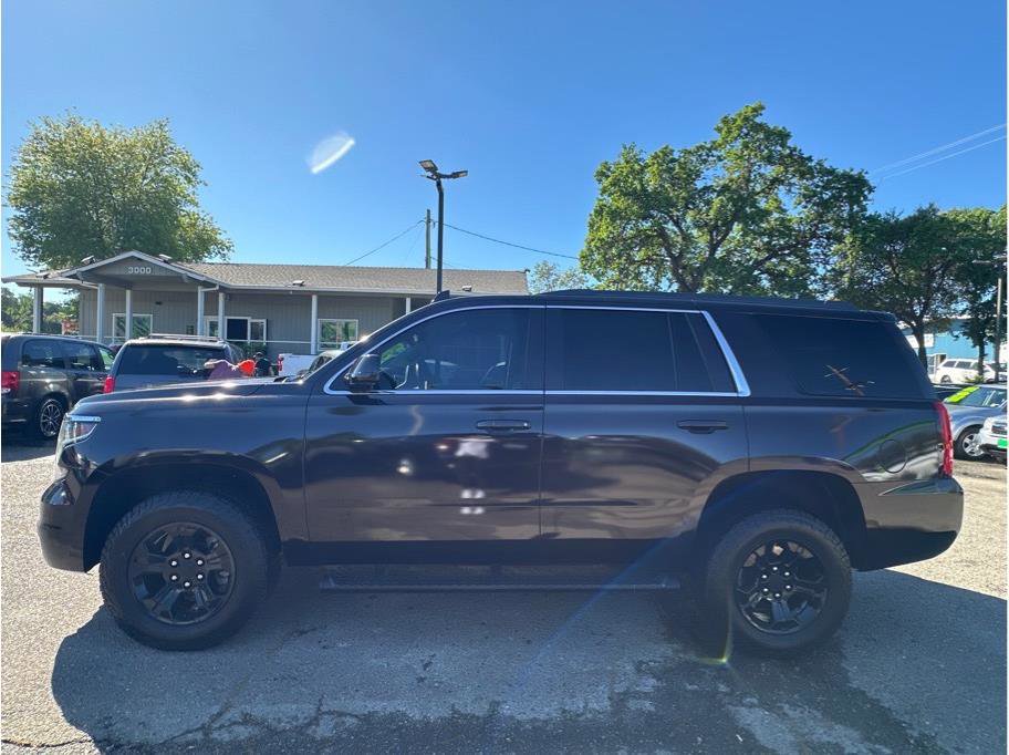 Used 2017 Chevrolet Tahoe LT w/ Z71 Midnight Edition image 4
