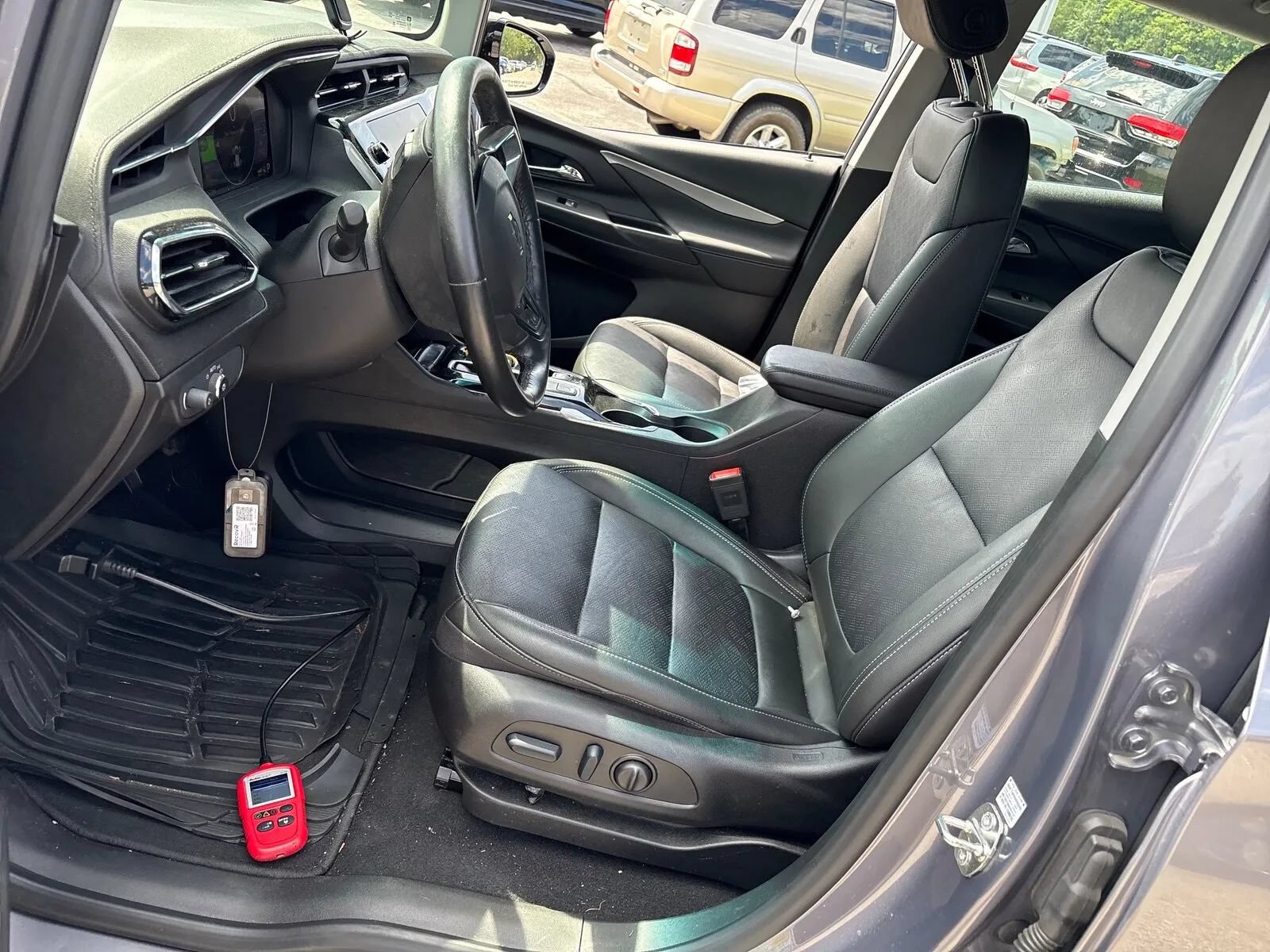 Used 2023 Chevrolet Bolt LT FWD image 7