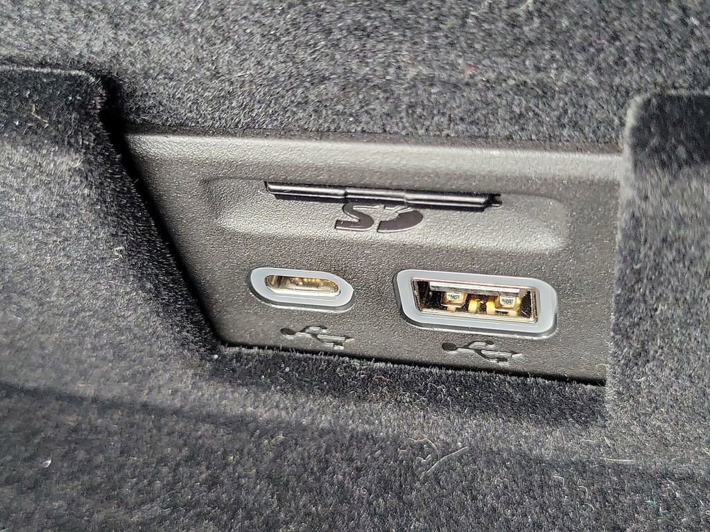 Used 2024 Cadillac XT6 Premium Luxury w/ LPO, Floor Liner Package image 21