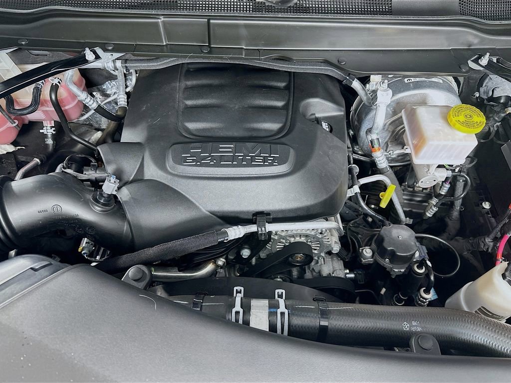 Used 2024 RAM 2500 Tradesman w/ Chrome Appearance Group image 31