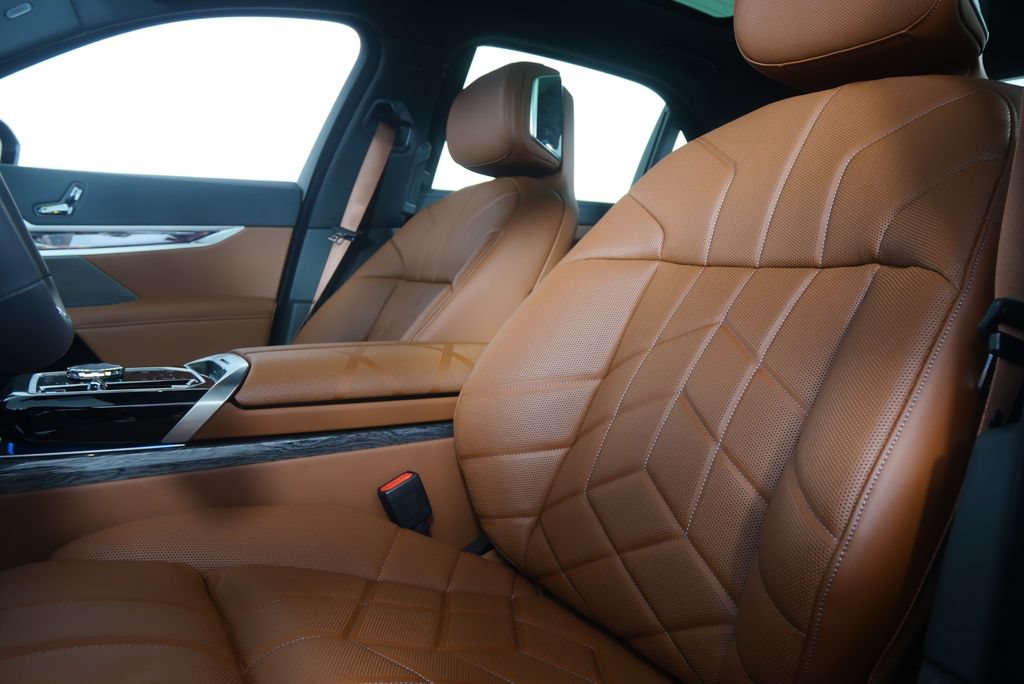 New 2026 BMW 740i xDrive AWD/4WD image 10