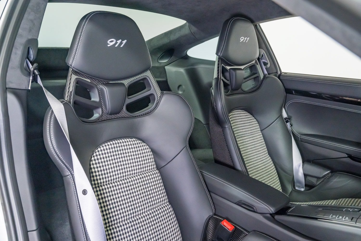 Used 2018 Porsche 911 Carrera T w/ Carrera T Interior Package RWD image 30