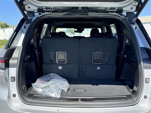 New 2025 Jeep Grand Cherokee L Altitude image 17