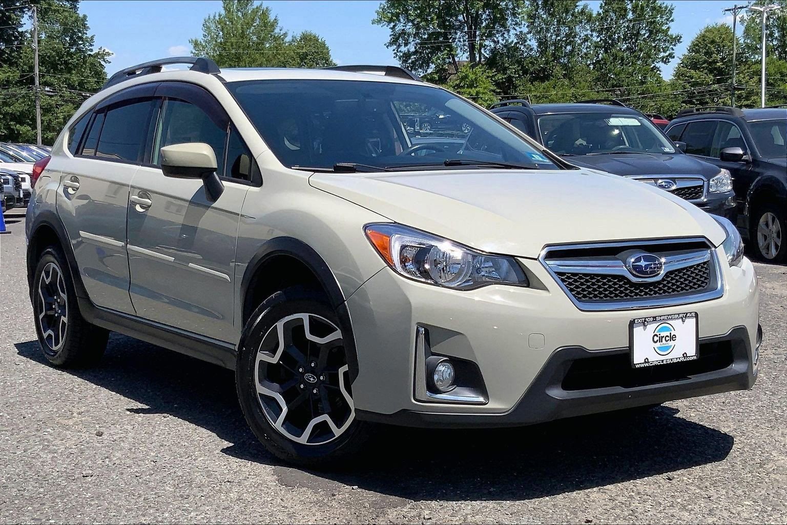 Used 2016 Subaru Crosstrek 2.0i Premium w/ Moonroof Package AWD/4WD image 2