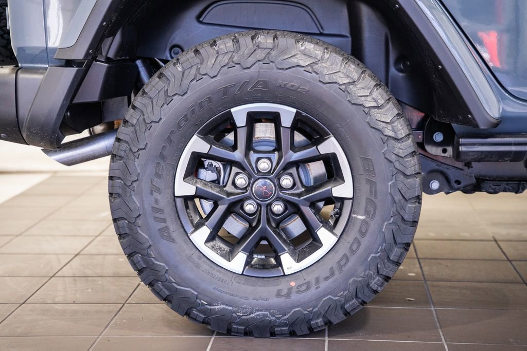 New 2026 Jeep Wrangler Rubicon w/ Dual Top Group image 17