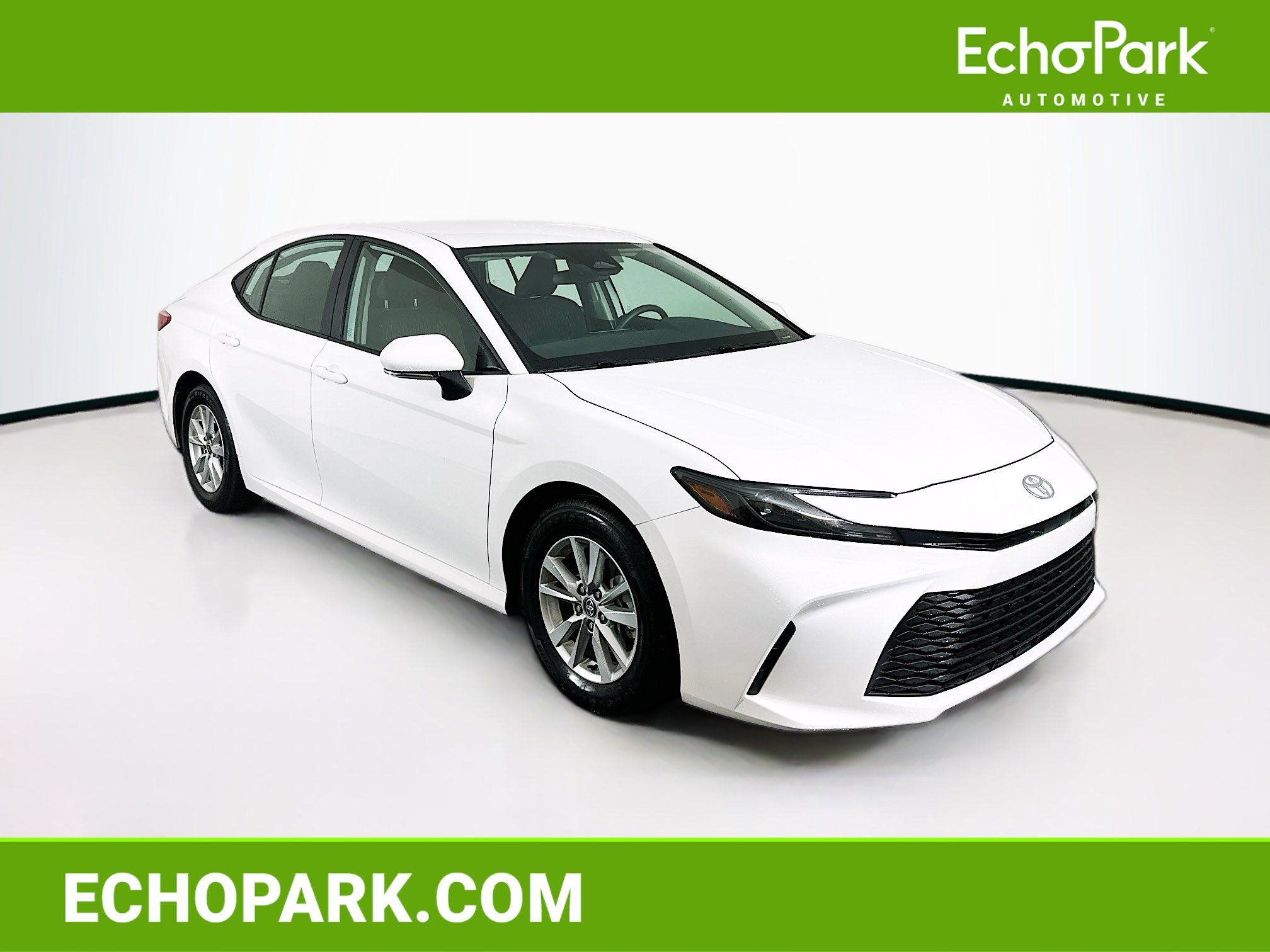 Used 2025 Toyota Camry LE image 1