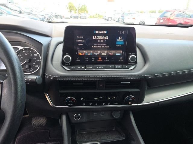 Used 2023 Nissan Rogue SV image 18