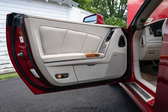 Used 2005 Cadillac XLR RWD image 36