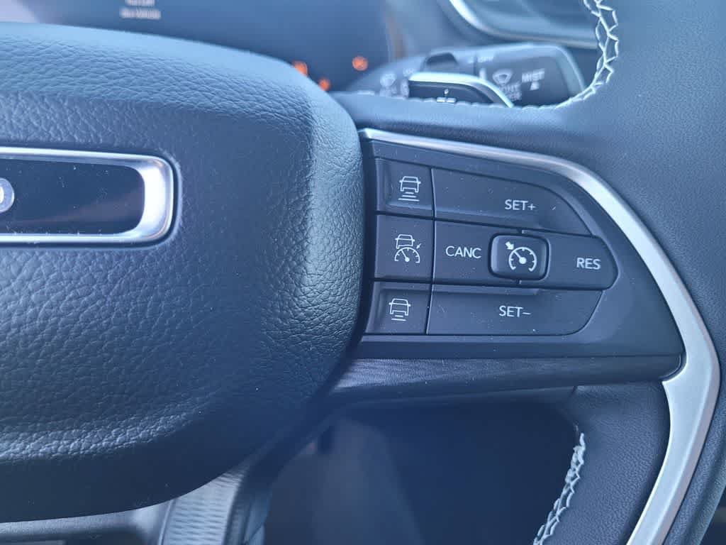 New 2025 Jeep Grand Cherokee L Laredo w/ Luxury Tech Group I AWD/4WD image 18