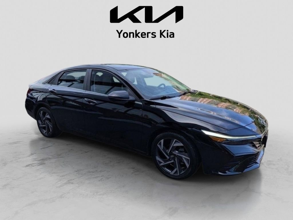 Used 2024 Hyundai Elantra Limited FWD image 5