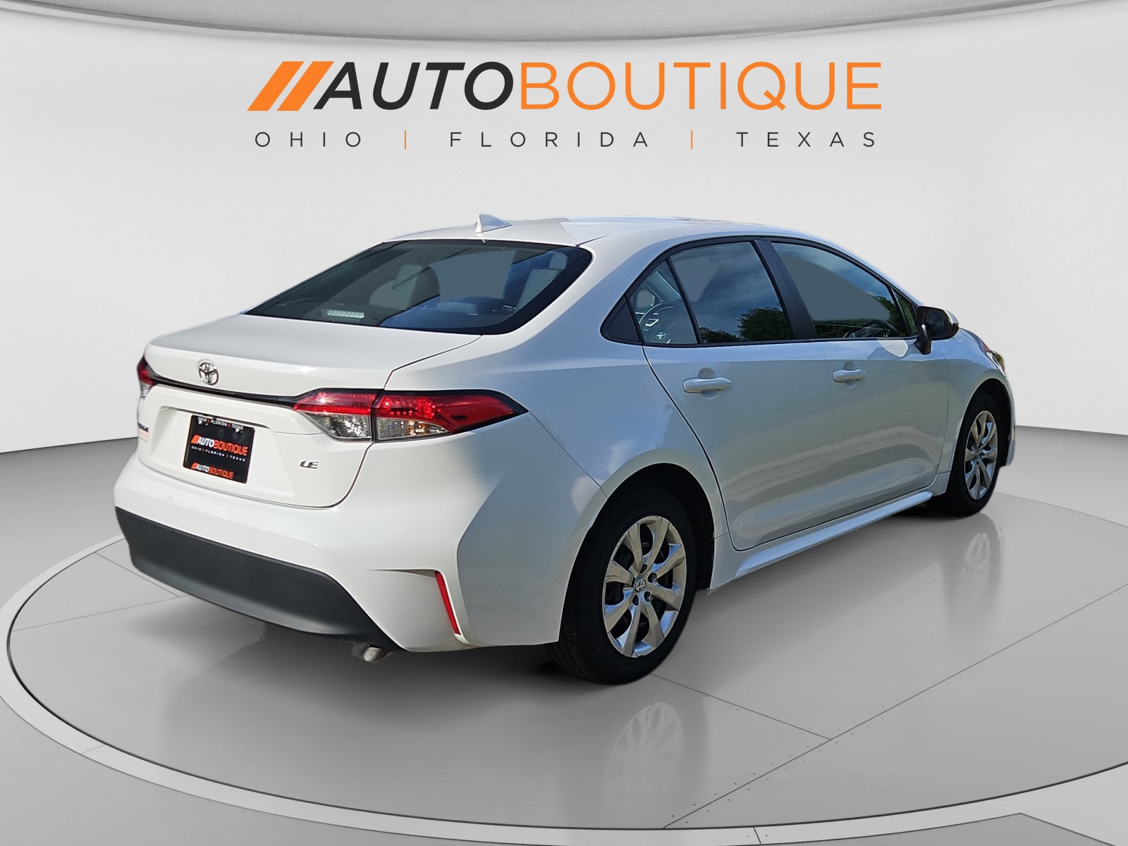 Used 2025 Toyota Corolla LE FWD image 5