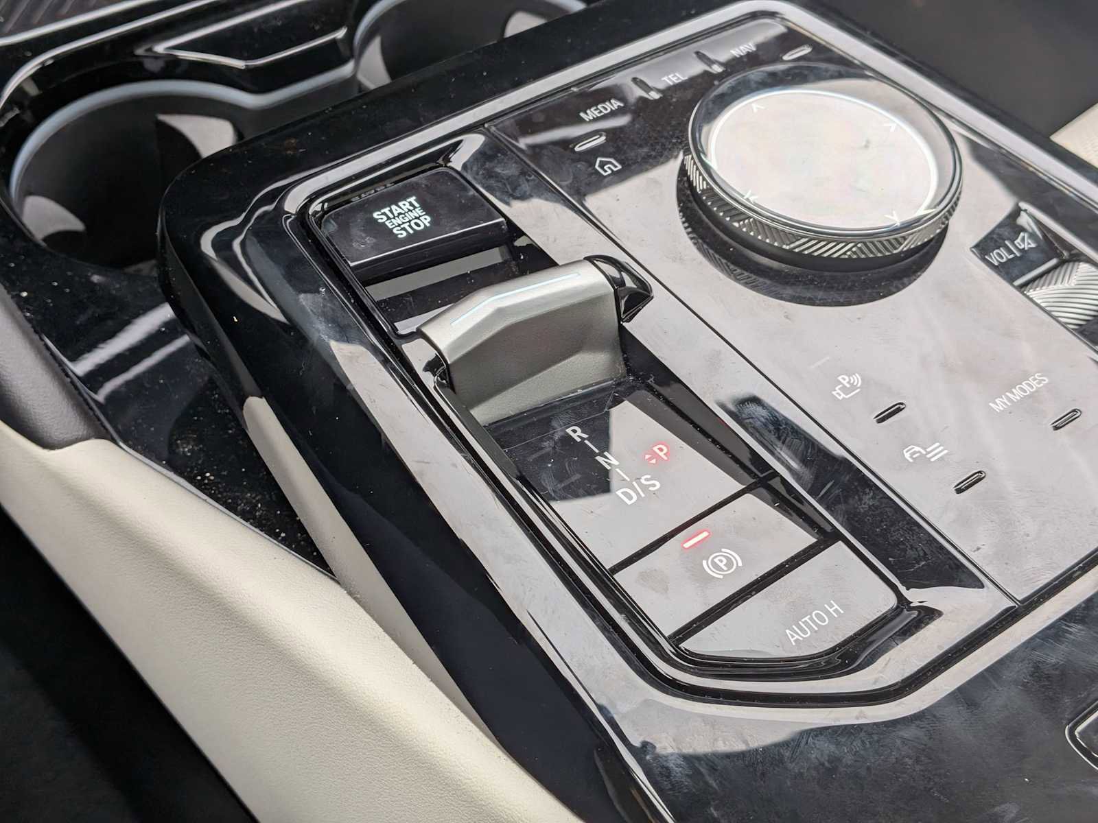 Used 2024 BMW 530i 530i w/ Premium Package image 32