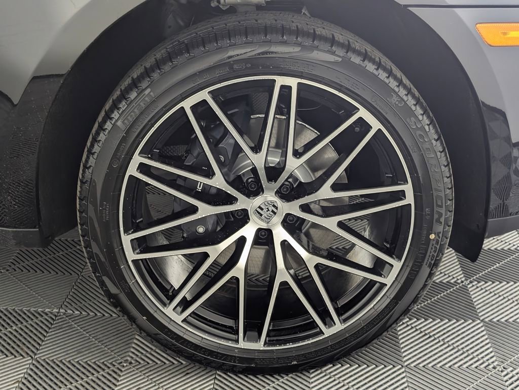 New 2026 Porsche Macan AWD/4WD image 14