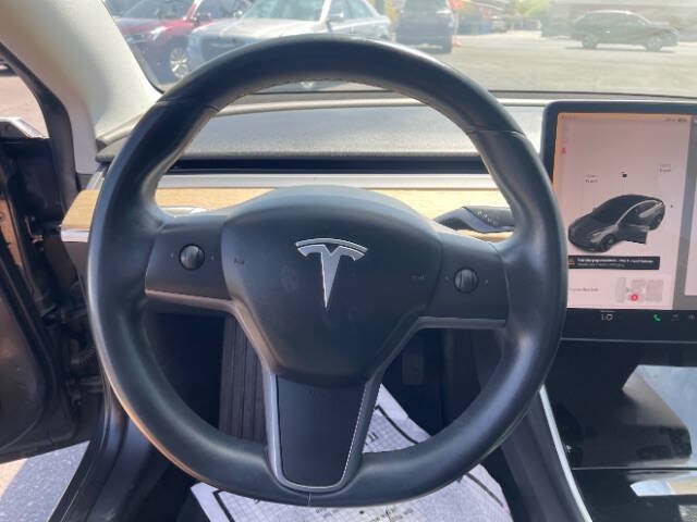 Used 2018 Tesla Model 3 Long Range RWD image 13