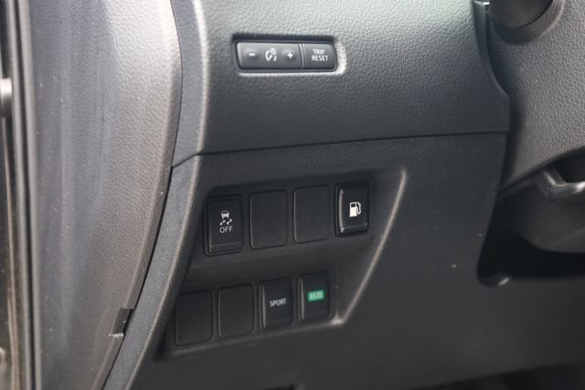 Used 2018 Nissan Rogue S FWD image 12