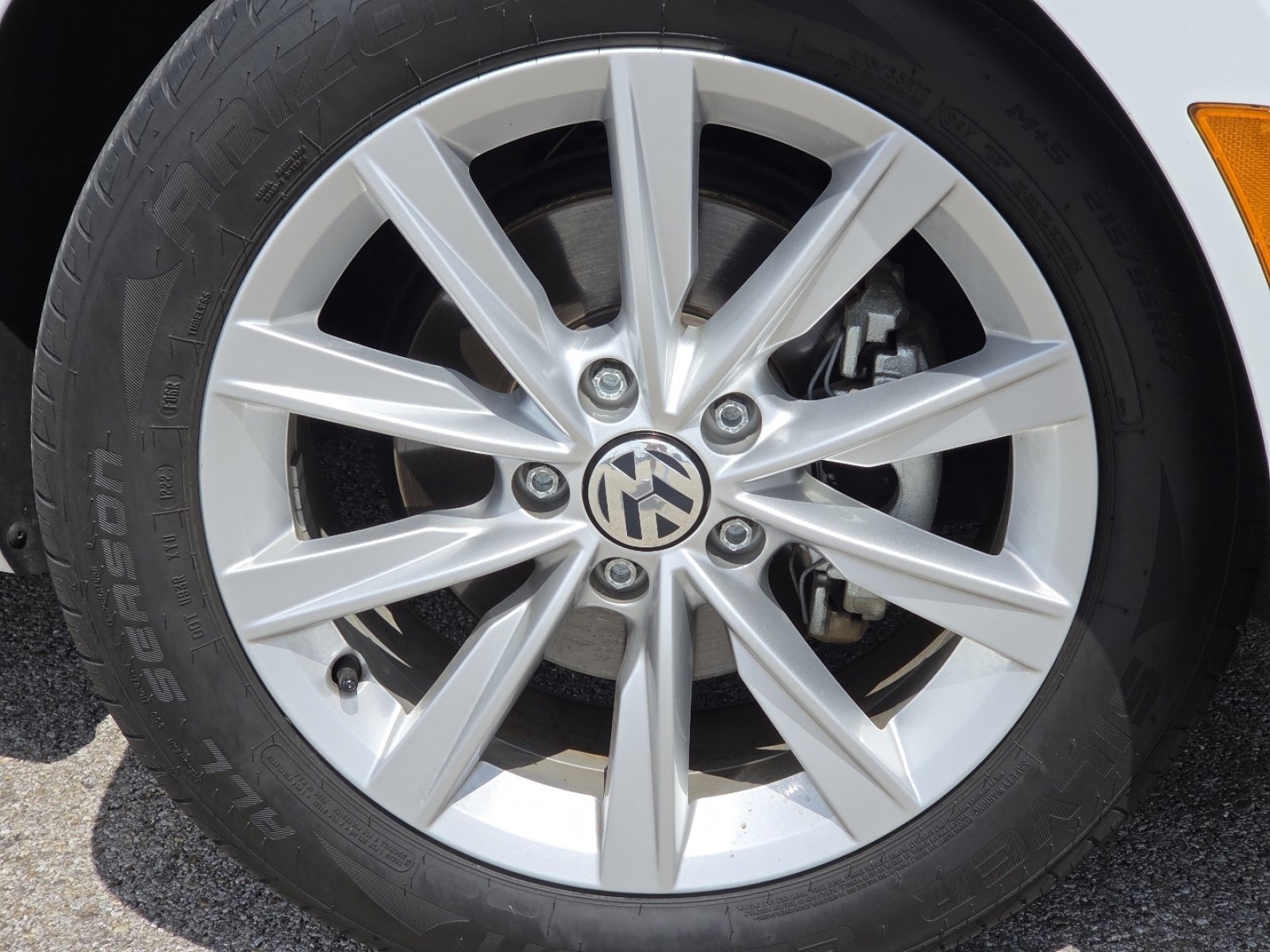Used 2019 Volkswagen Beetle 2.0T SE FWD image 8