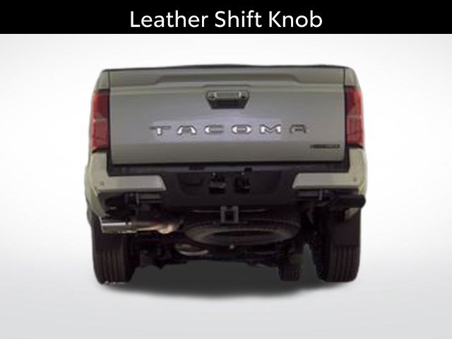 Used 2025 Toyota Tacoma Limited AWD/4WD image 23