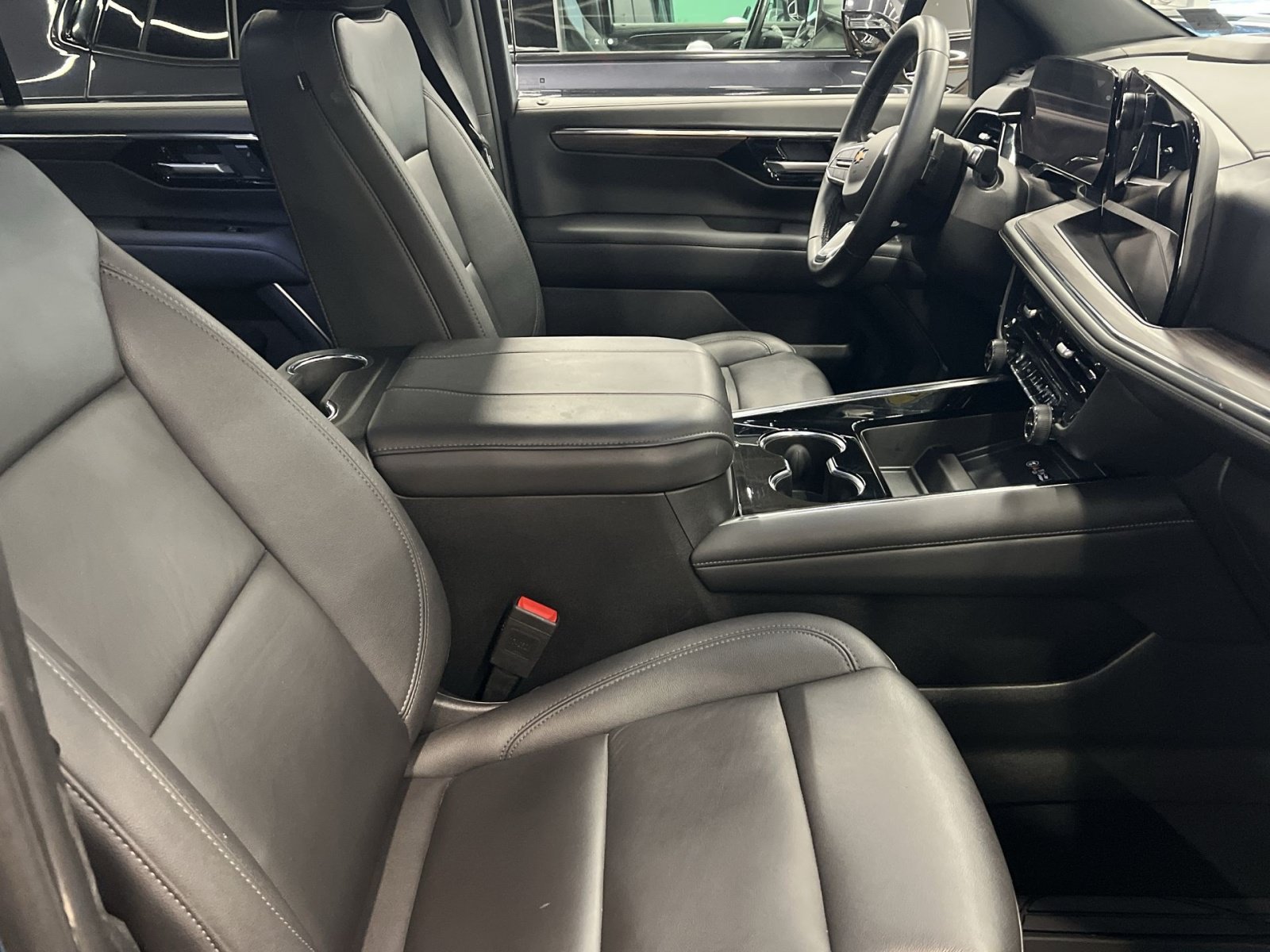 Used 2025 Chevrolet Tahoe LT AWD/4WD image 24