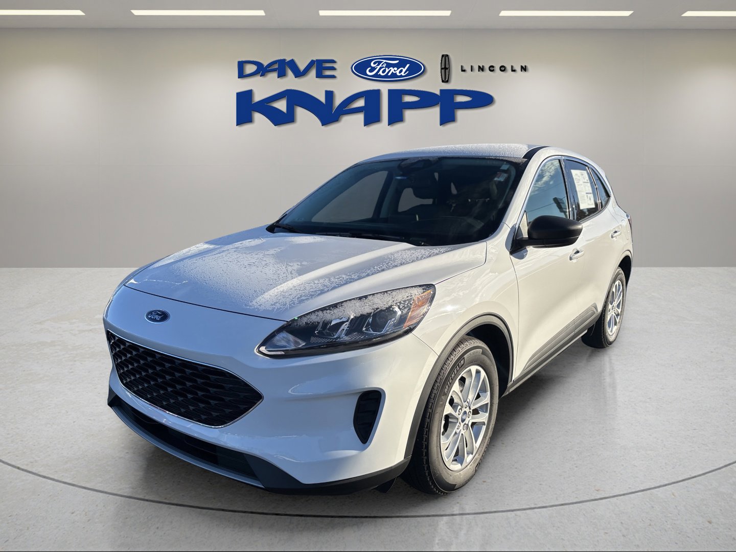 Used 2022 Ford Escape SE w/ Cold Weather Package image 4