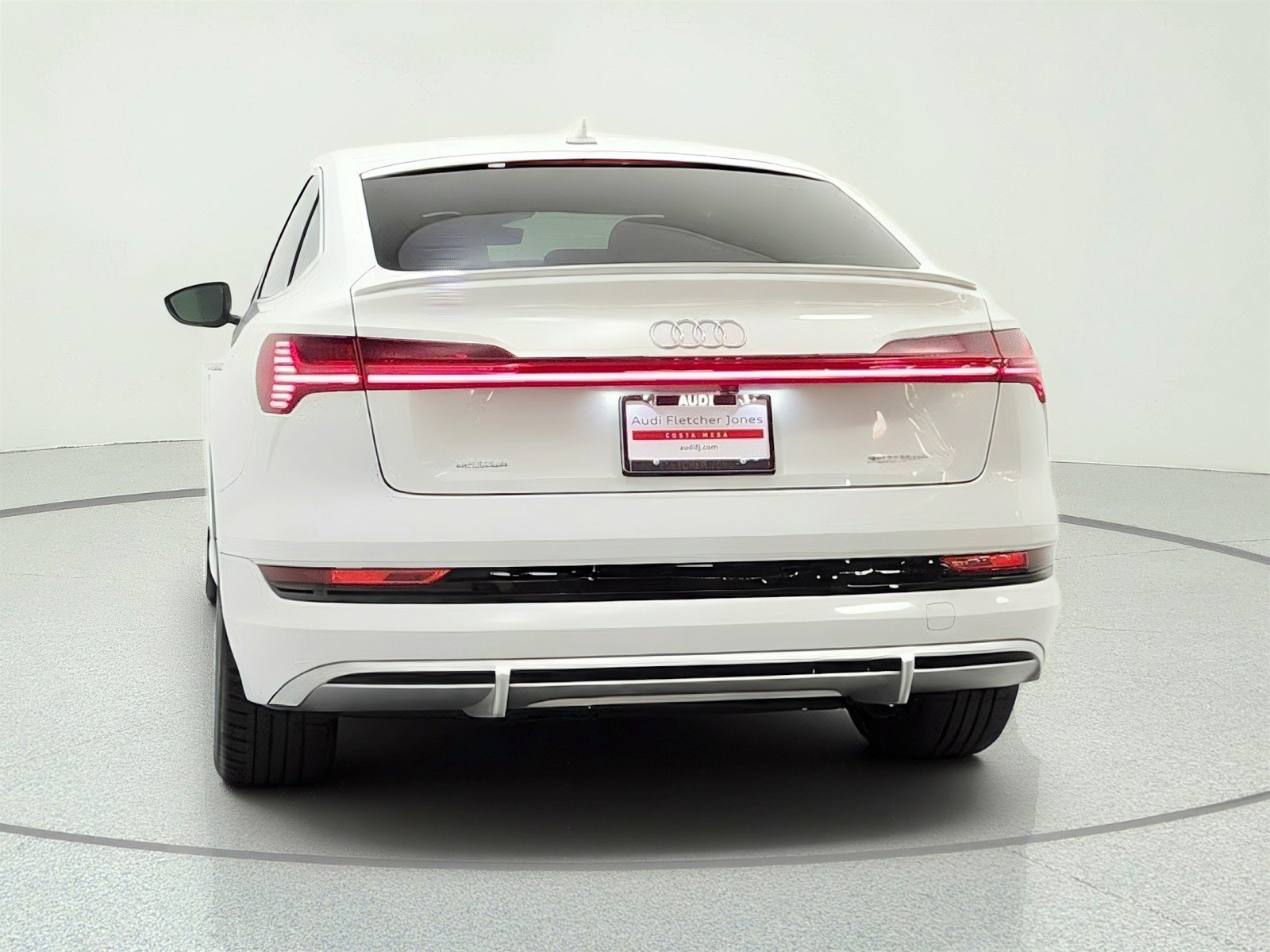 Used 2022 Audi e-tron Premium AWD/4WD image 6