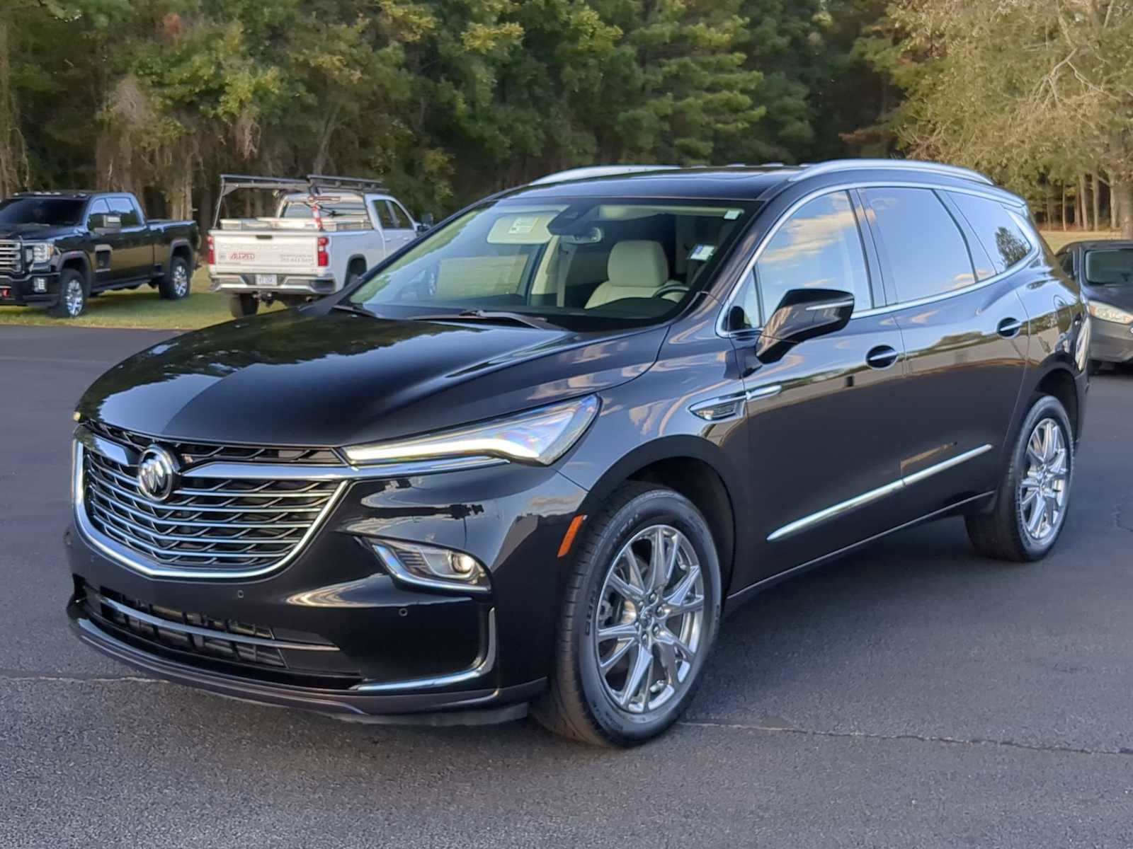 Used 2023 Buick Enclave Essence w/ Experience Buick Package image 4