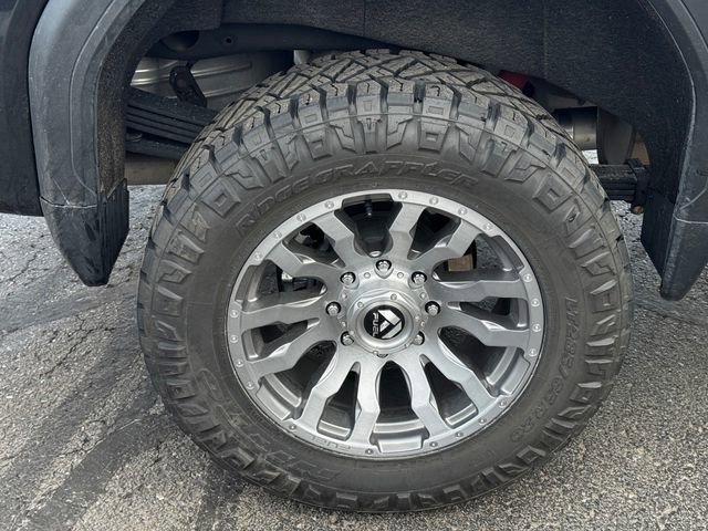 Used 2022 GMC Sierra 2500 AT4 w/ AT4 Preferred Package image 12