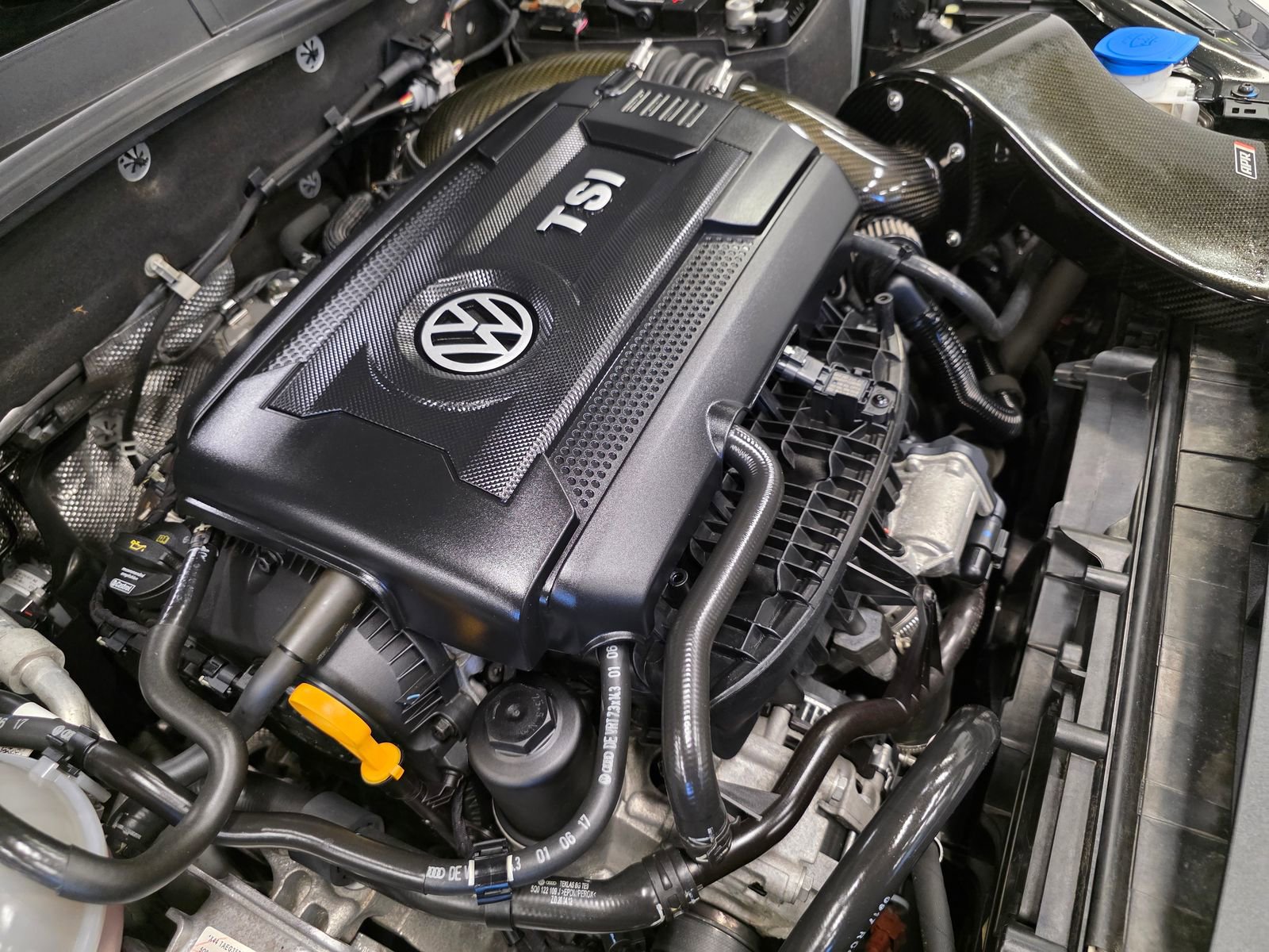 Used 2018 Volkswagen GTI SE w/ SE Leather Package FWD image 39
