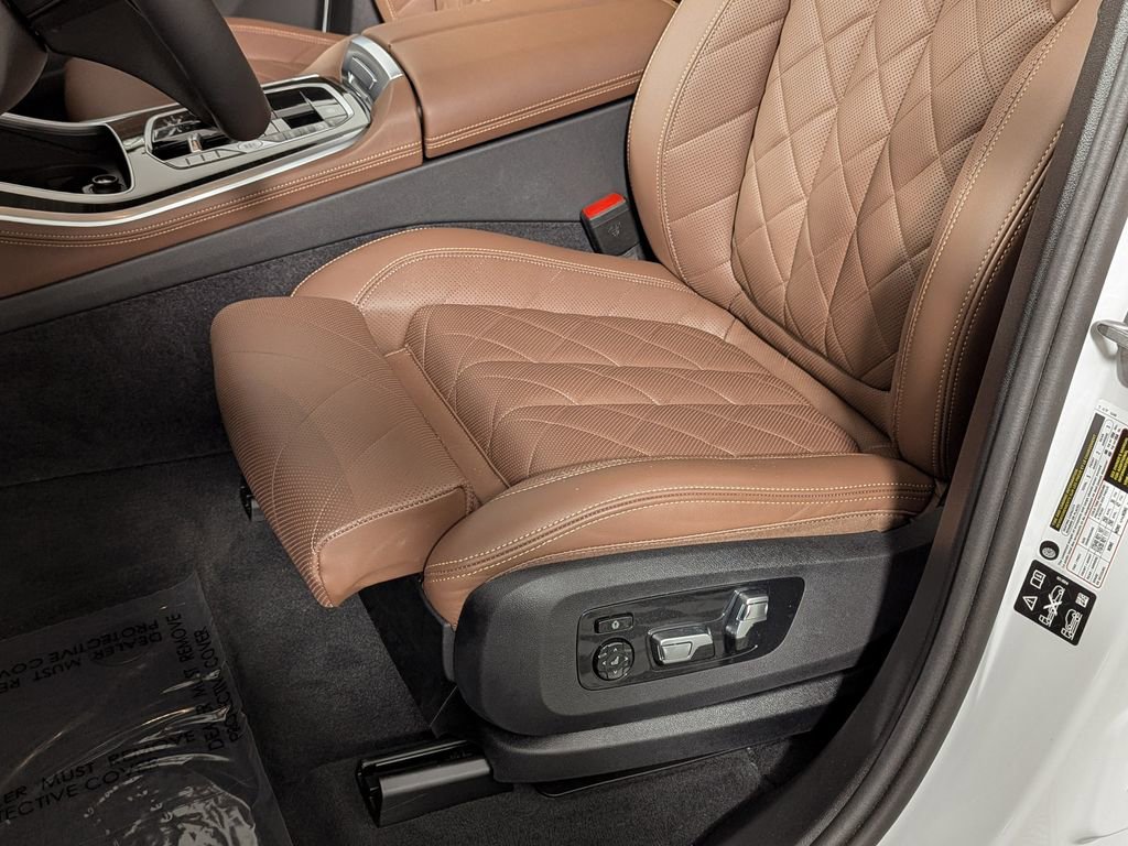 Used 2025 BMW X5 xDrive40i w/ Climate Comfort Package image 17