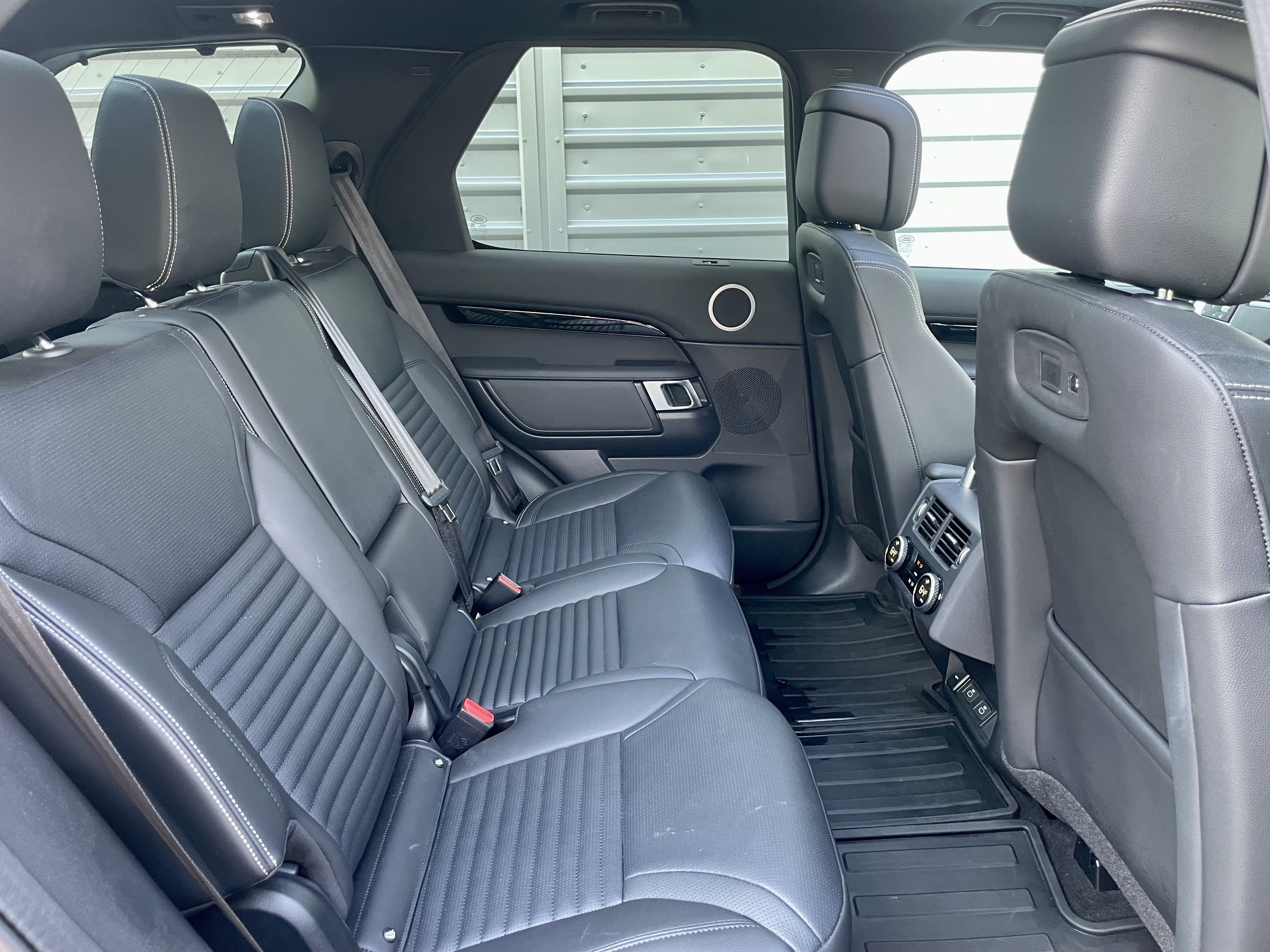 Used 2025 Land Rover Discovery S AWD/4WD image 31