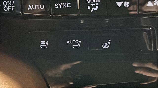 Used 2024 Acura MDX SH-AWD w/ Advance Package image 32