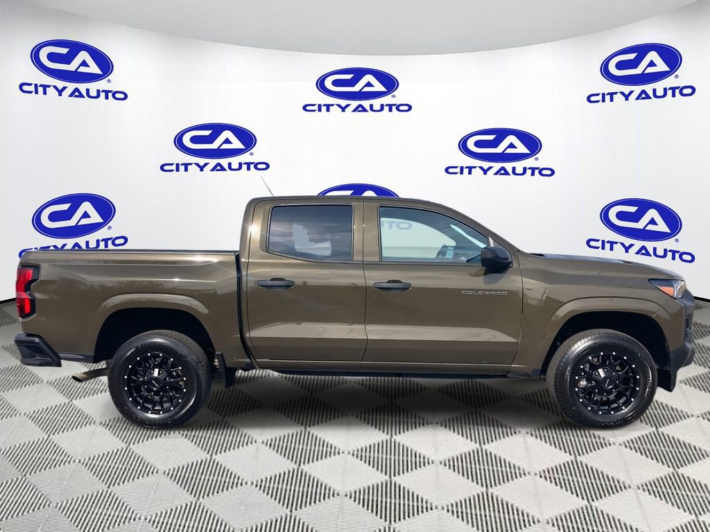 Used 2023 Chevrolet Colorado W/T RWD image 2