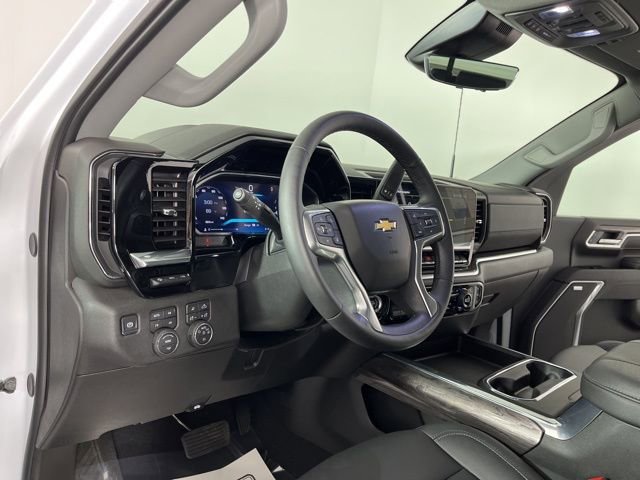 Used 2026 Chevrolet Silverado 2500 LTZ w/ LTZ Premium Package image 19