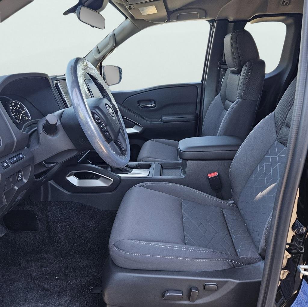 Used 2025 Nissan Frontier SV w/ SV Convenience Package image 10
