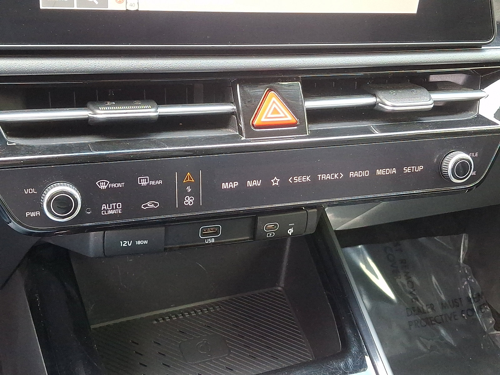 Used 2024 Kia Niro EX image 16