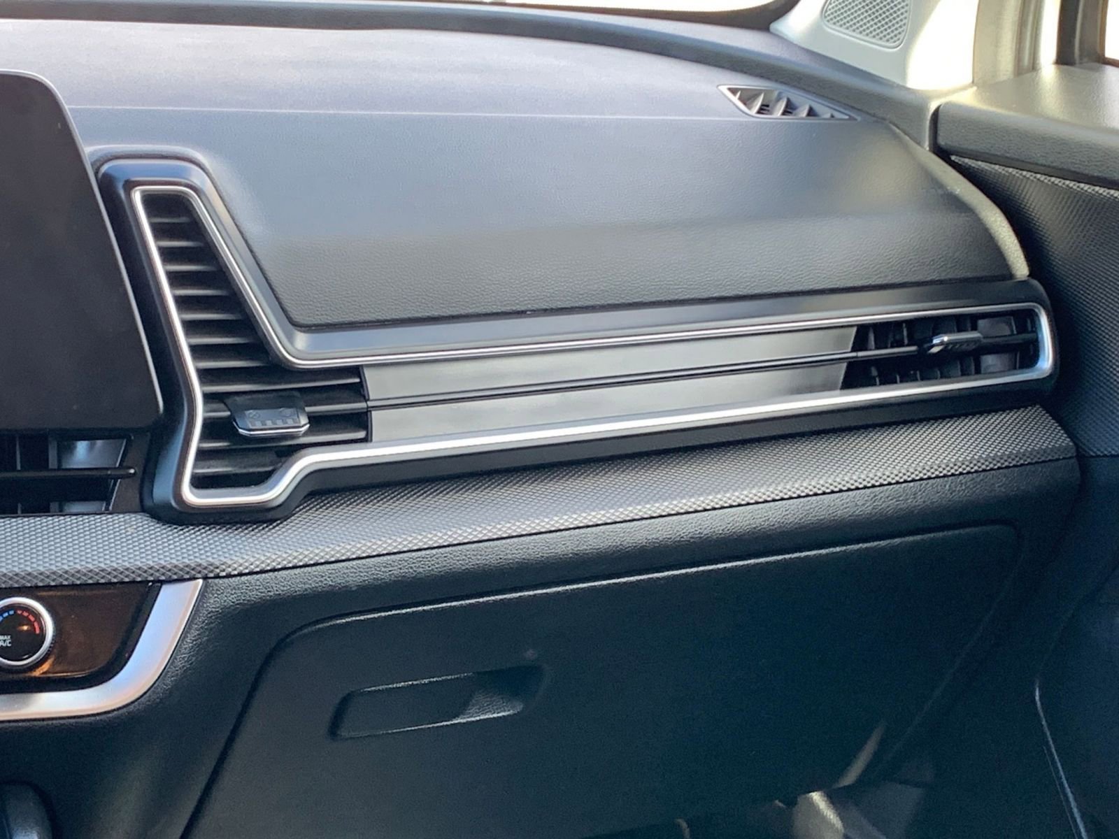 Used 2024 Kia Sportage LX image 34