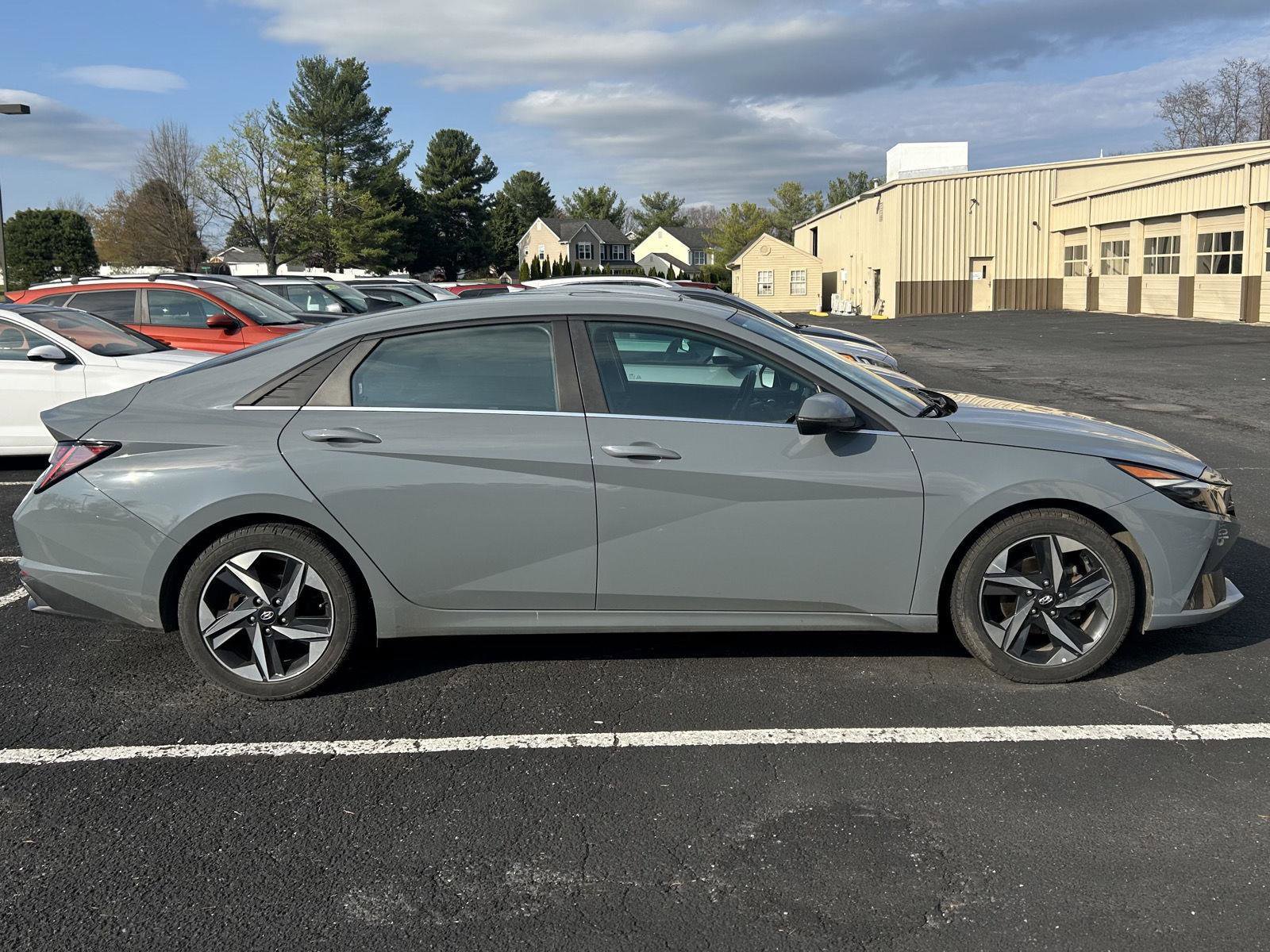 Certified 2022 Hyundai Elantra Limited image 5