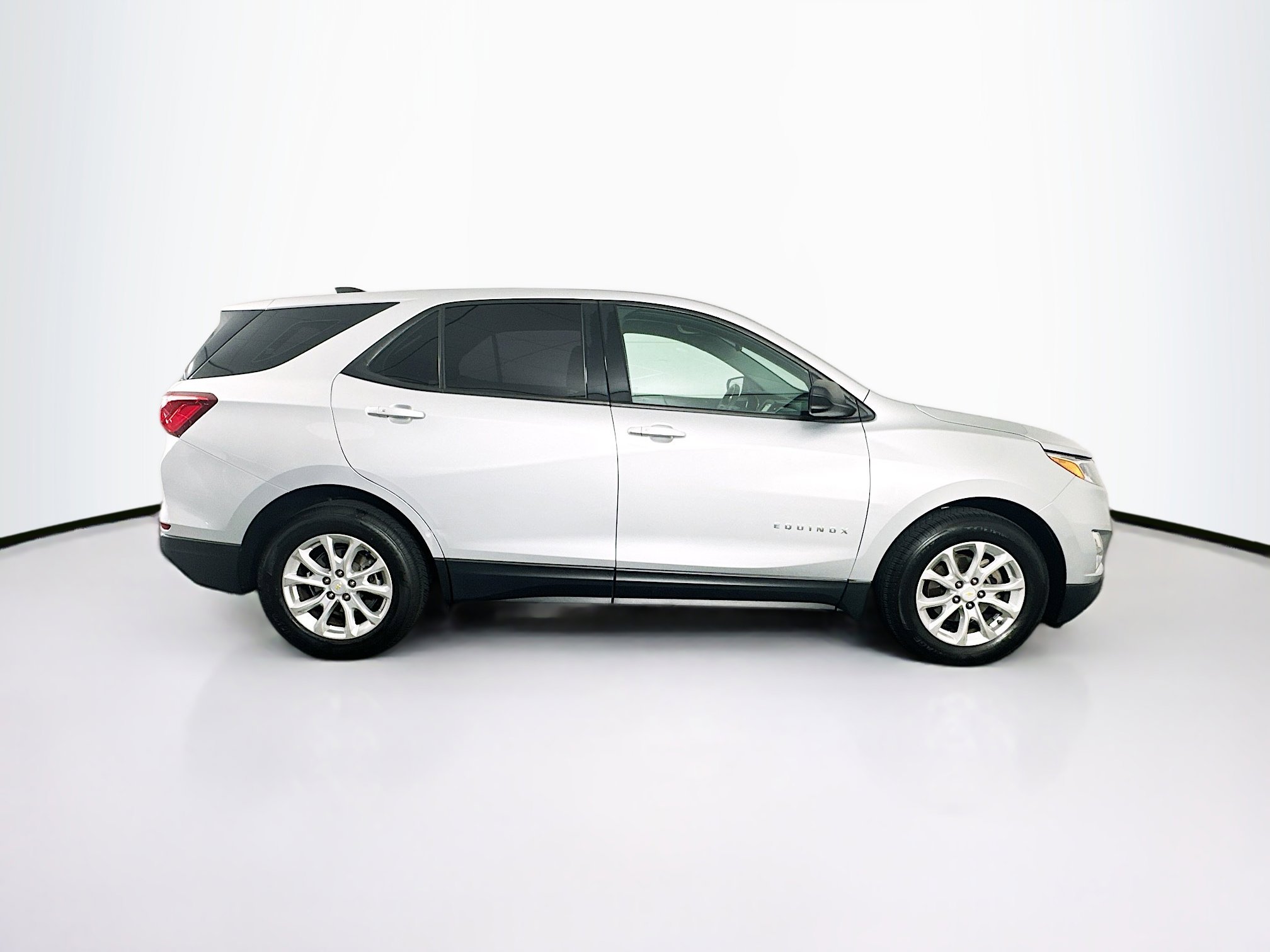 Used 2018 Chevrolet Equinox LS image 10