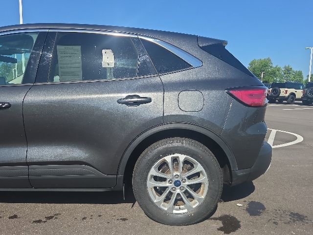 Used 2020 Ford Escape SE FWD image 15