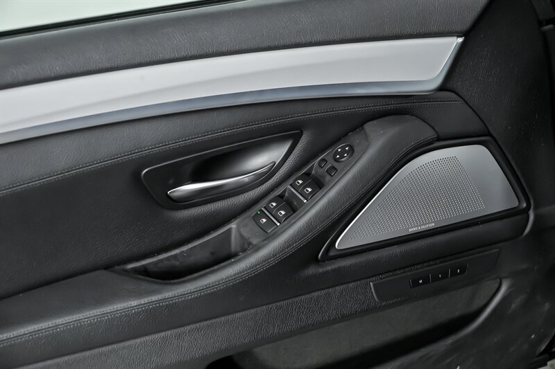 Used 2013 BMW 550i Sedan RWD image 13