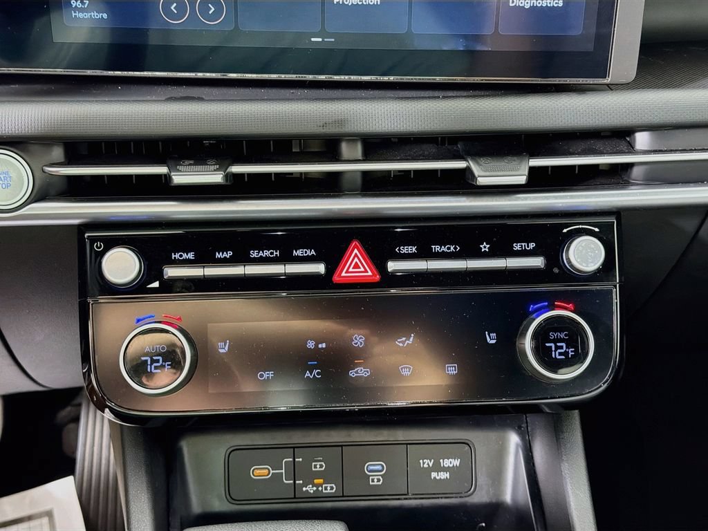 Used 2025 Hyundai Santa Cruz SEL FWD image 17