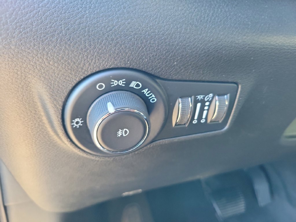 Used 2024 Jeep Compass Limited AWD/4WD image 25