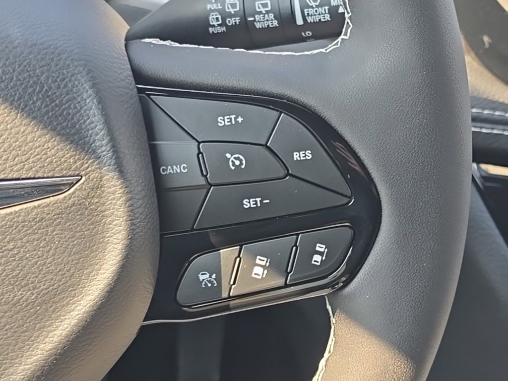 New 2026 Chrysler Pacifica Select image 27