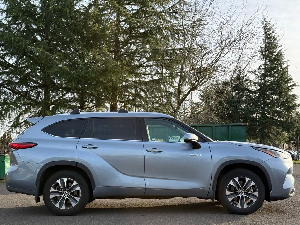 Used 2021 Toyota Highlander XLE image 6