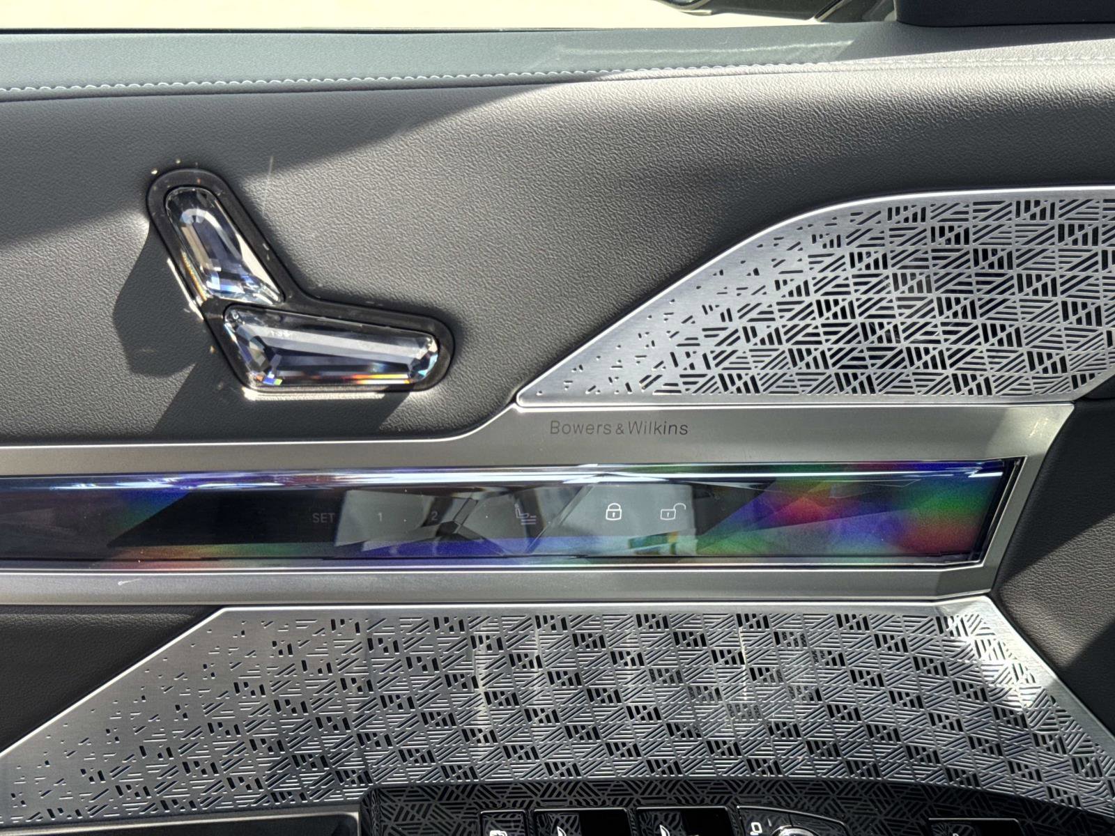 Used 2025 BMW i7 eDrive50 w/ M Sport Package image 17