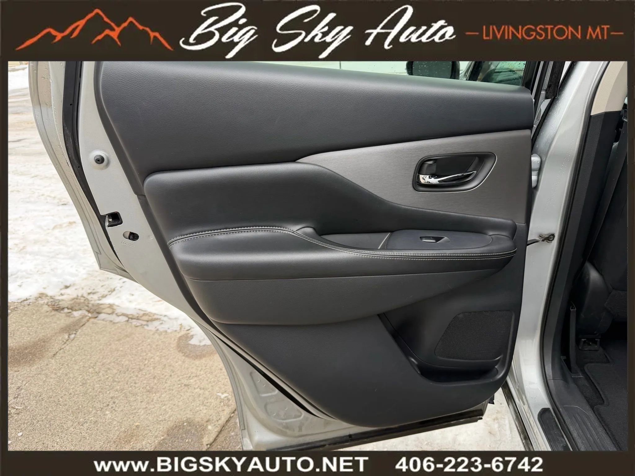 Used 2019 Nissan Murano S AWD/4WD image 17