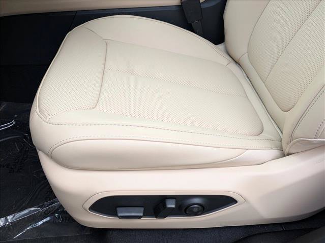 New 2026 Jeep Grand Cherokee Limited w/ Luxury Tech Group II RWD image 4