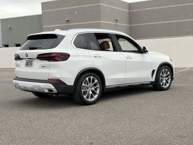 New 2026 BMW X5 xDrive50e w/ Climate Comfort Package AWD/4WD image 6