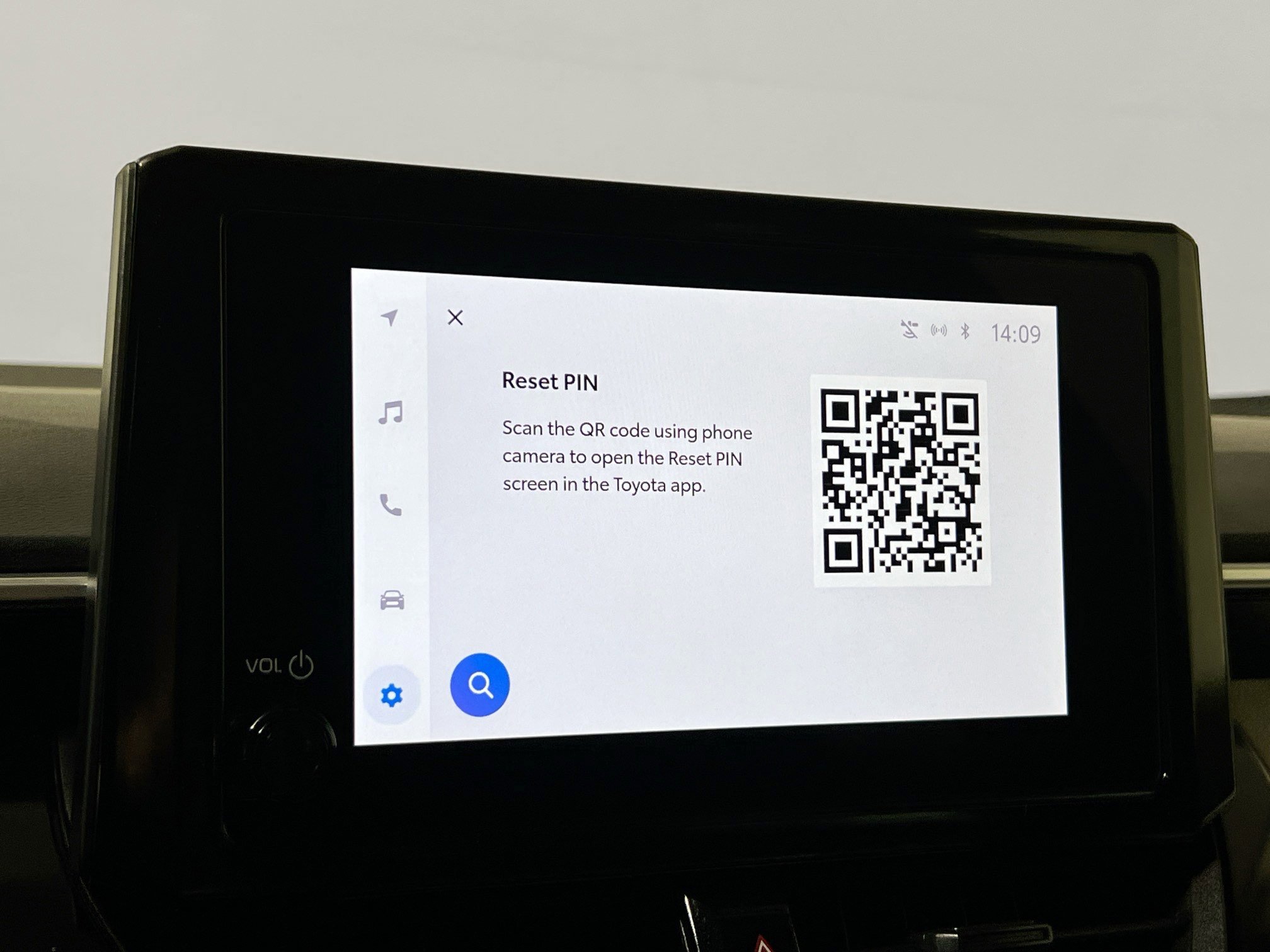 Used 2025 Toyota Corolla LE w/ Convenience Package FWD image 28