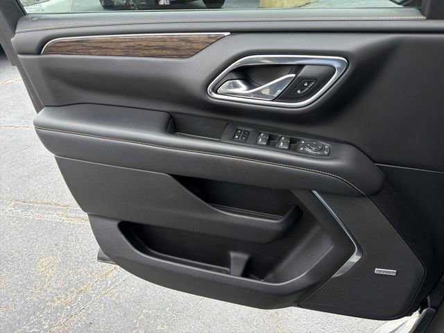 Used 2021 Chevrolet Suburban Premier RWD image 14
