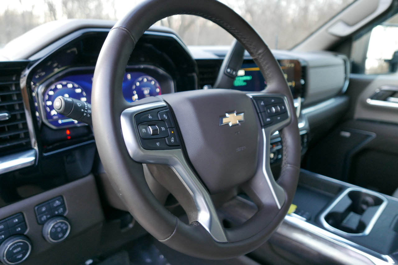 Used 2024 Chevrolet Silverado 3500 LTZ w/ LTZ Convenience Package image 19